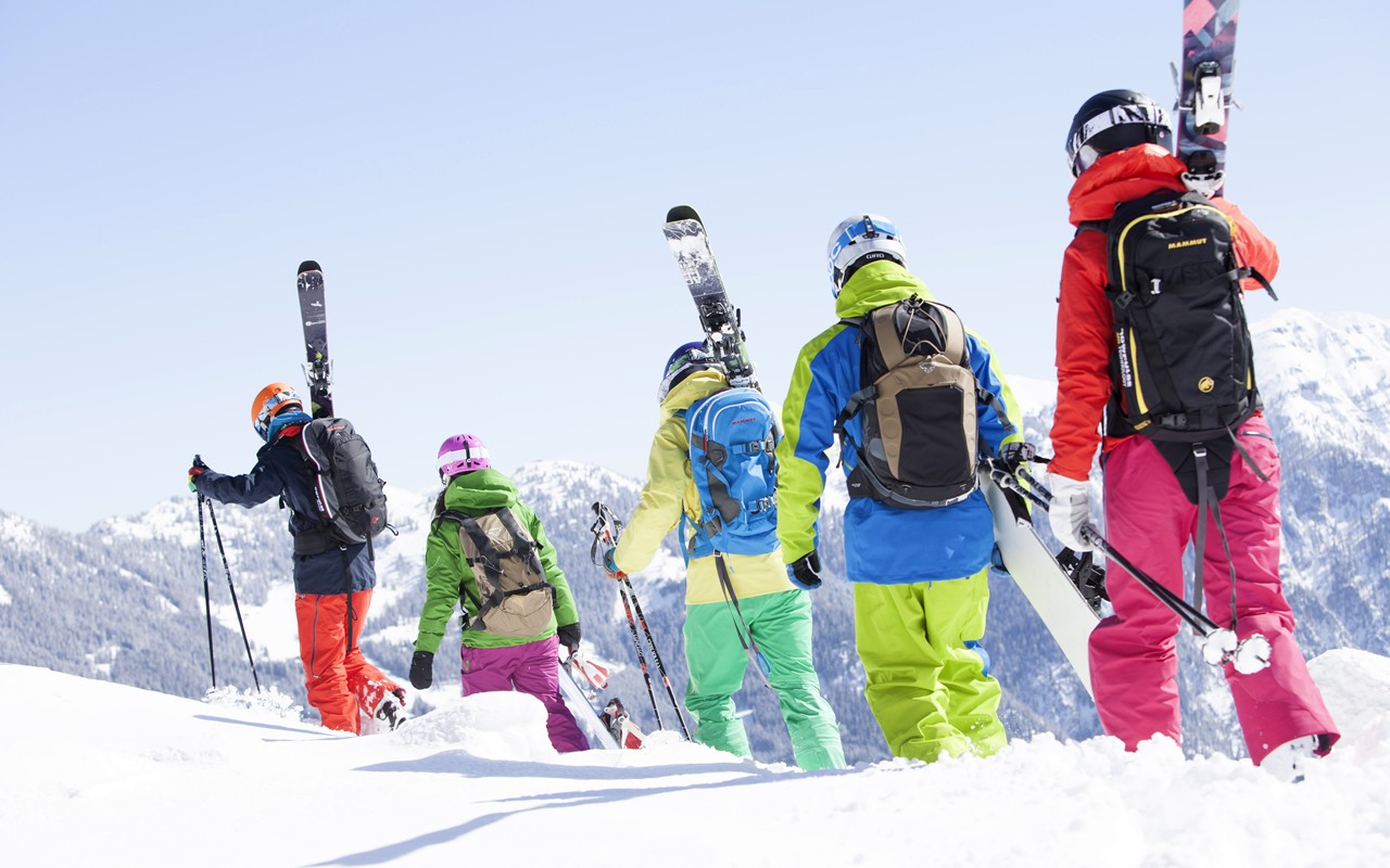 Off-piste skiing in the middle of the amazing Salzburg Alps mountain scenery © TVB Wagrain Kleinarl